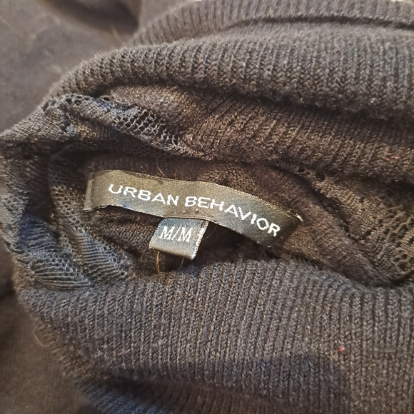 Urban Behavior | Black turtleneck sweater with chest / back lace cut out - Picture 11 of 11